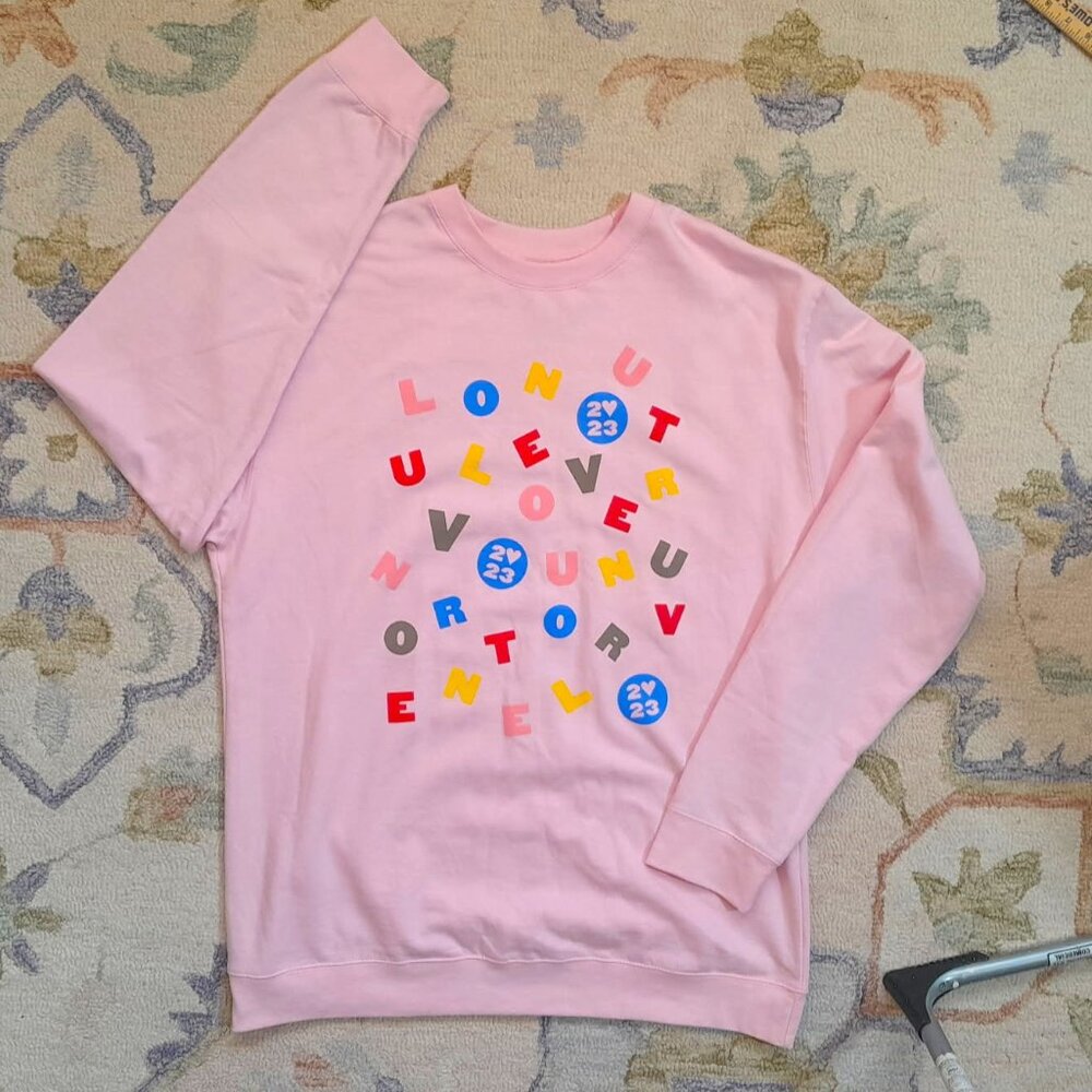 Harry Styles 2023 Love On Tour Sweatshirt Womens 2XL Pink Crewneck Pop Music